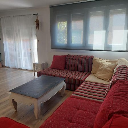 Family Apartment Andrea Alaquas Exterior foto